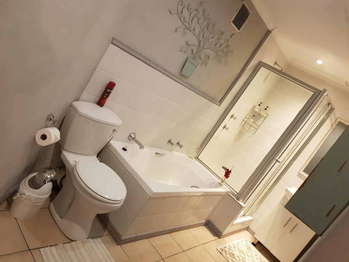 Azure House Hotel Книсна Екстериор снимка