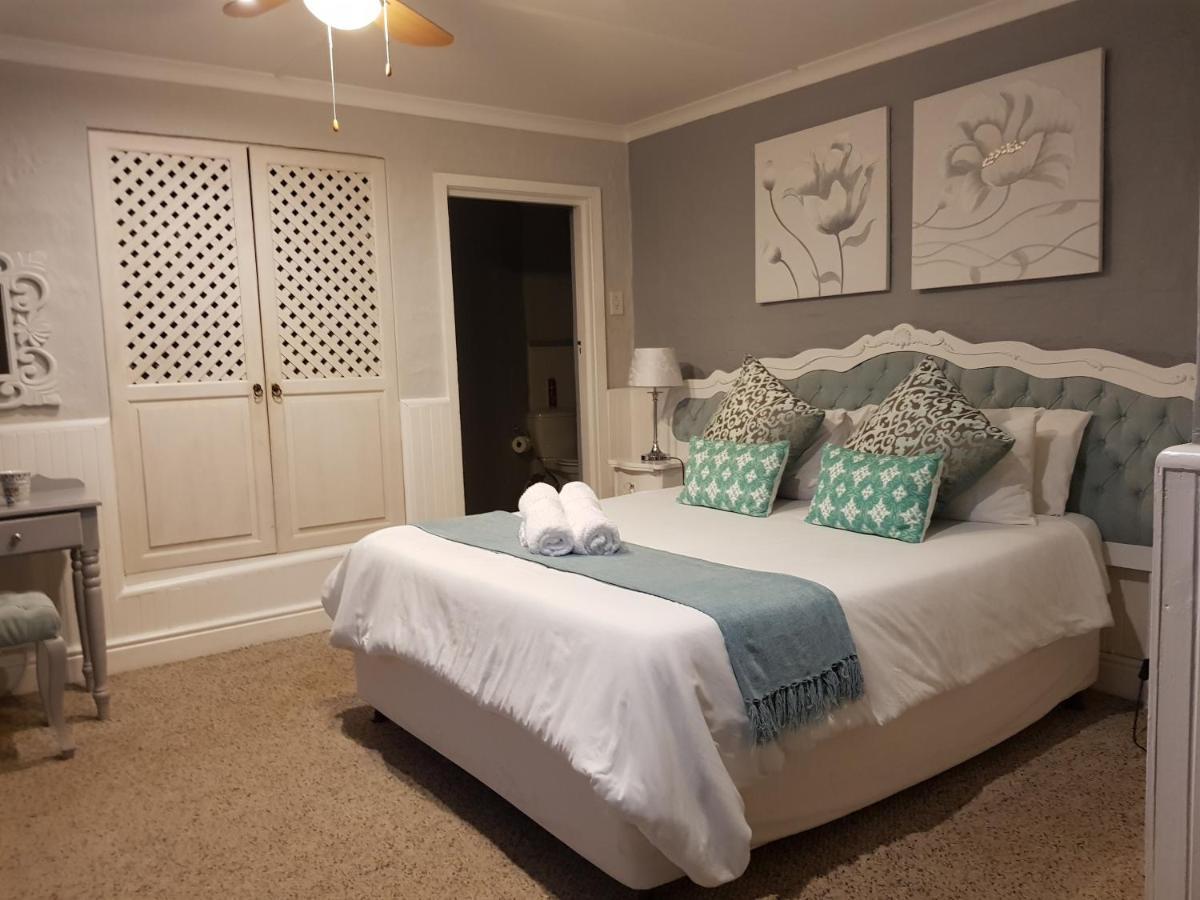 Azure House Hotel Книсна Екстериор снимка