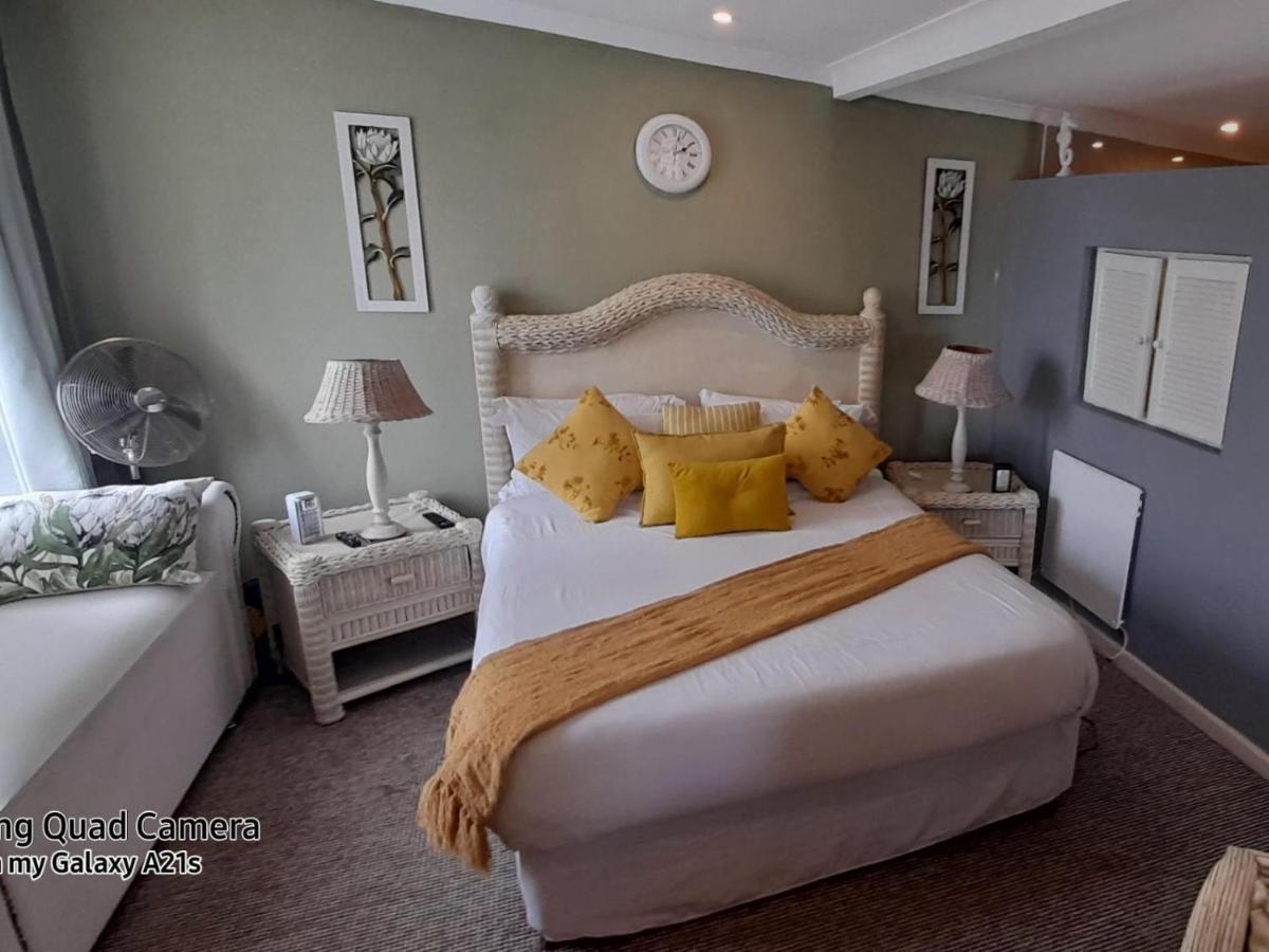 Azure House Hotel Книсна Екстериор снимка