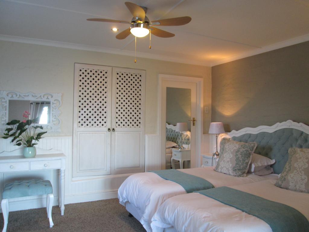 Azure House Hotel Книсна Екстериор снимка