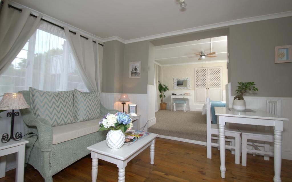 Azure House Hotel Книсна Екстериор снимка