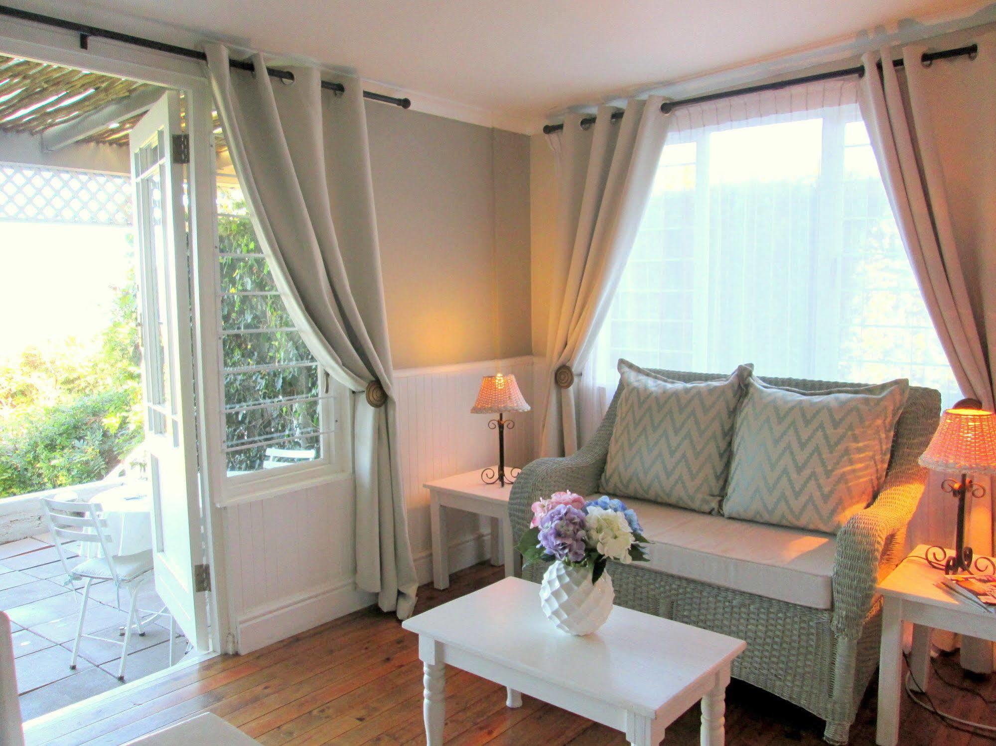 Azure House Hotel Книсна Екстериор снимка