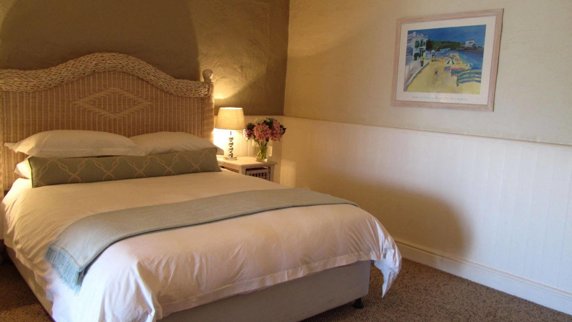 Azure House Hotel Книсна Екстериор снимка