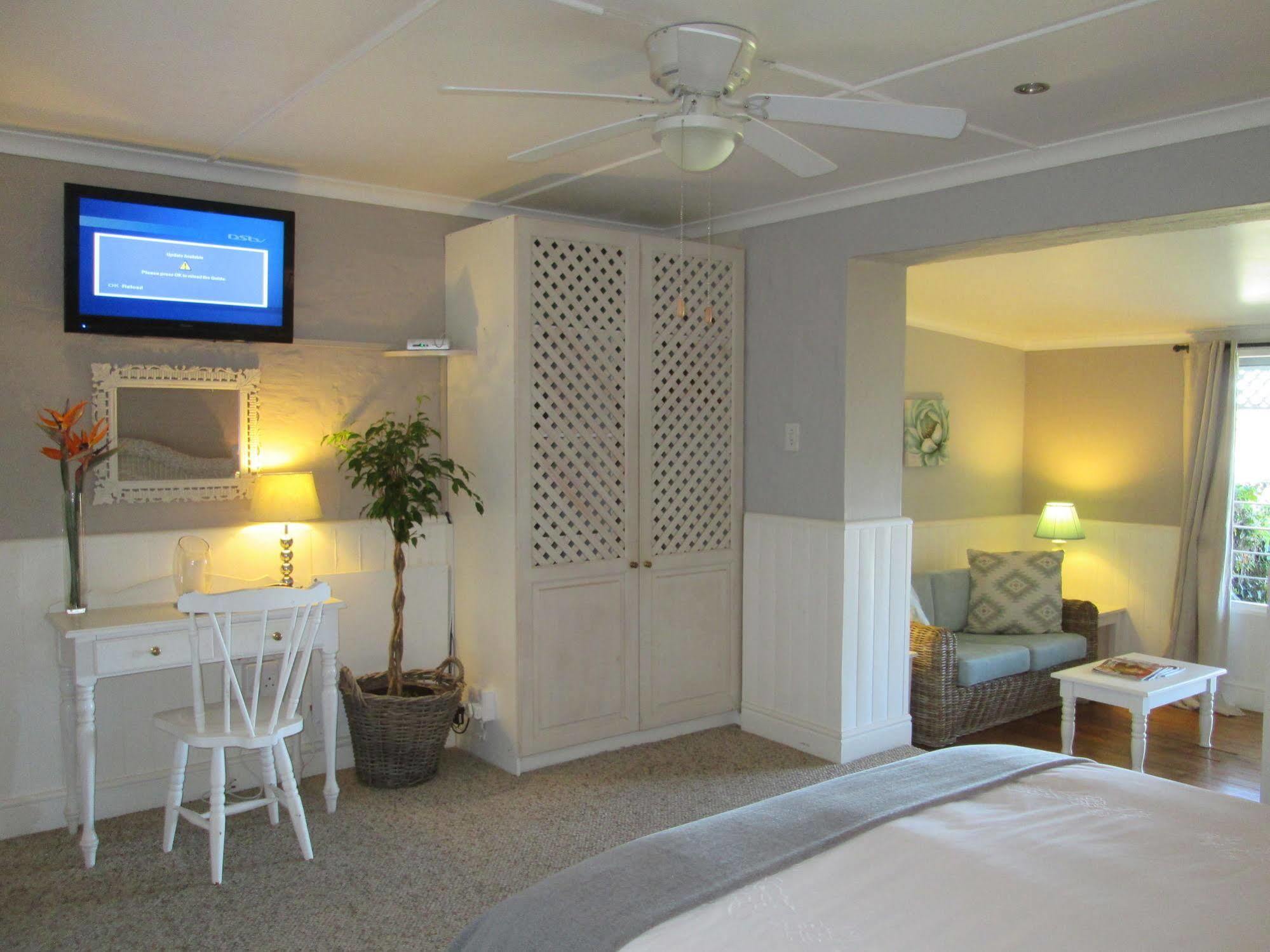 Azure House Hotel Книсна Екстериор снимка
