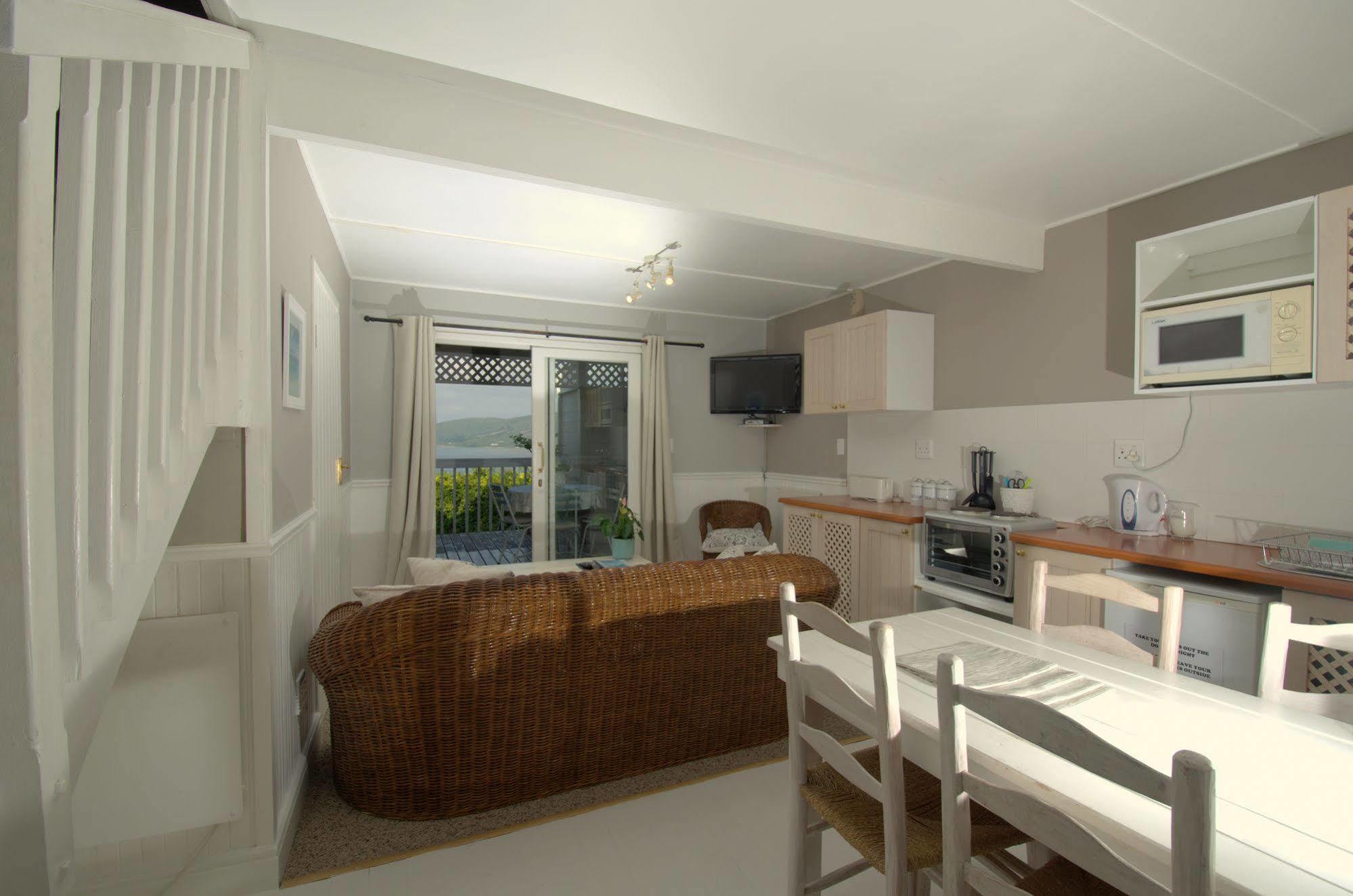 Azure House Hotel Книсна Екстериор снимка