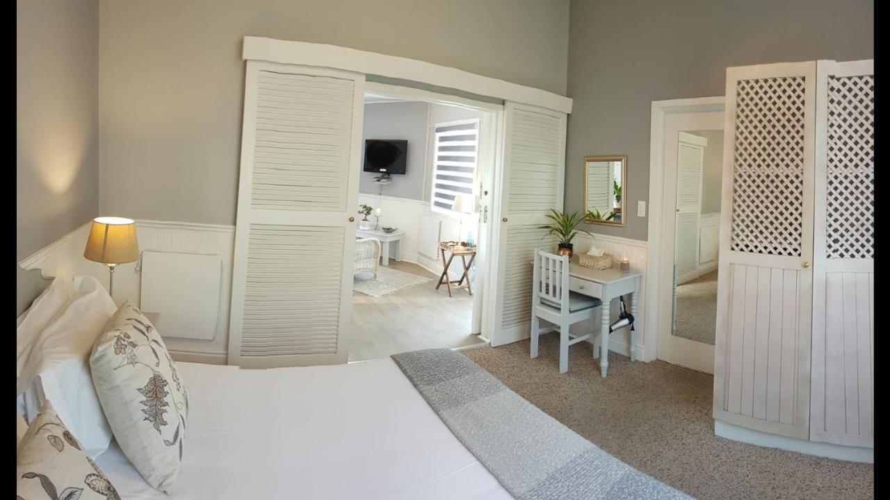 Azure House Hotel Книсна Екстериор снимка
