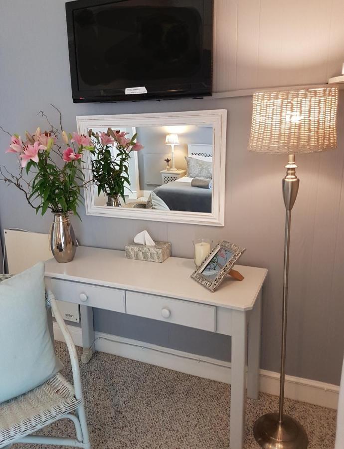 Azure House Hotel Книсна Екстериор снимка
