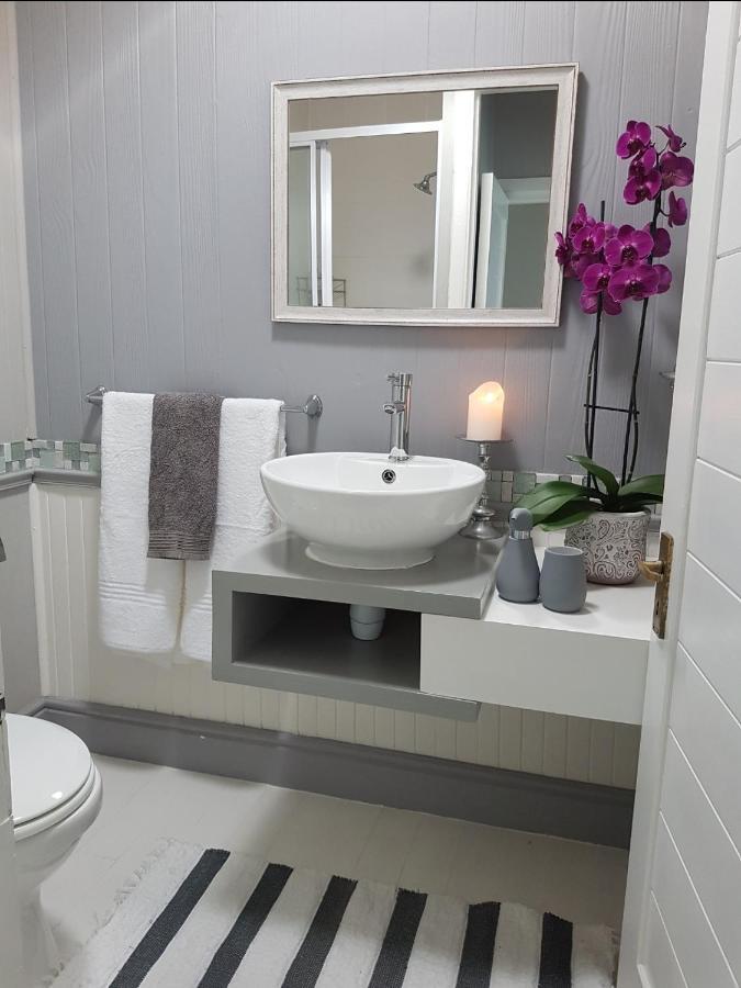 Azure House Hotel Книсна Екстериор снимка
